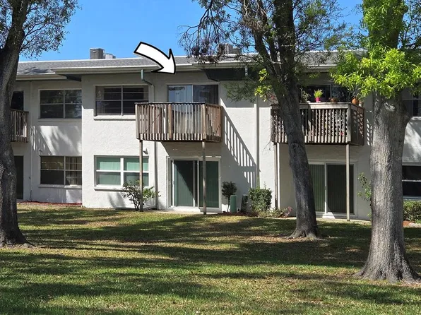 7700 92nd St APT 202, Seminole, FL 33777