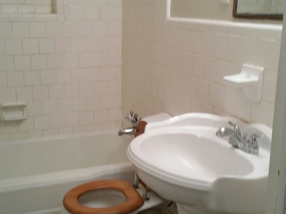 1 Bathroom