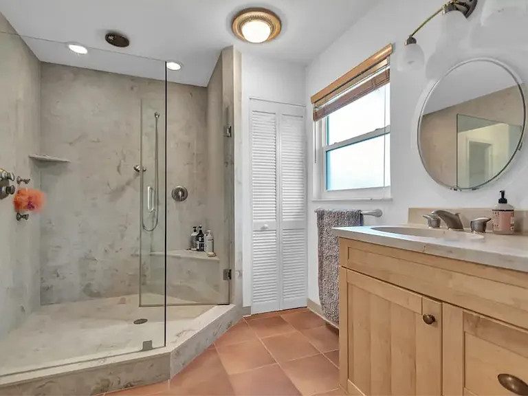1821 E Barefoot Pl — Photo 6
