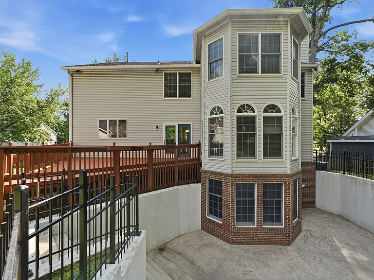 2725 Oldewood Dr — Photo 48