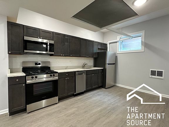 2nd image of 2550 N Sawyer Ave #1