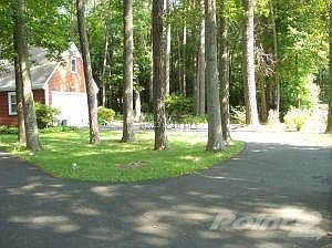 02 Paved driveway