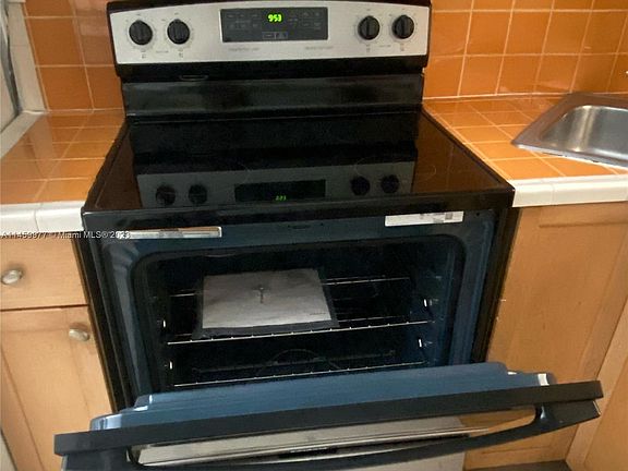 3rd image of 1975 NE 135th St APT 2B