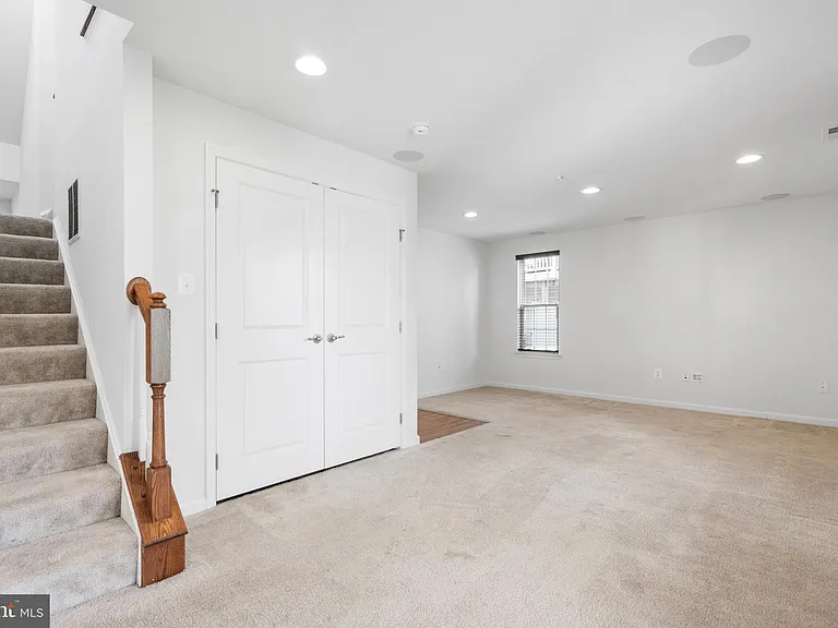6252 Alexa St — Photo 31