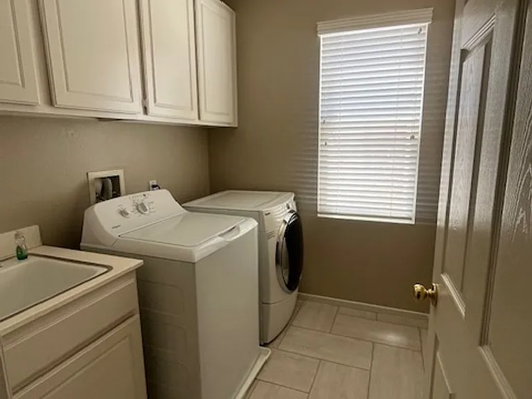 1443 Roadrunner Dr — Photo 20