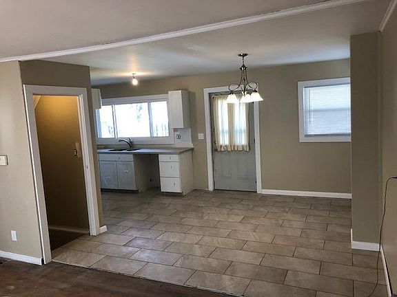 3rd image of 7628 Western Ave
