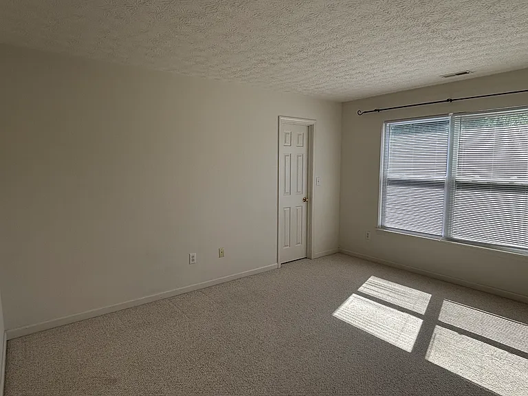 3322 Webster St — Photo 15