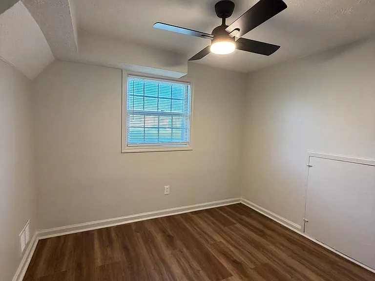 2120 Sage Rd — Photo 13