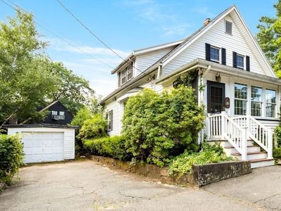 32 Stocker Ave, Lynn, MA, 01904