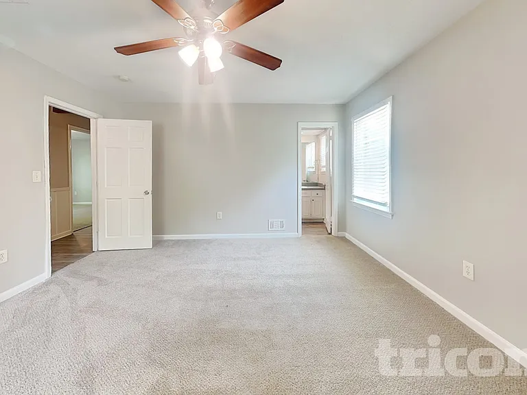 515 Westbridge Dr — Photo 8