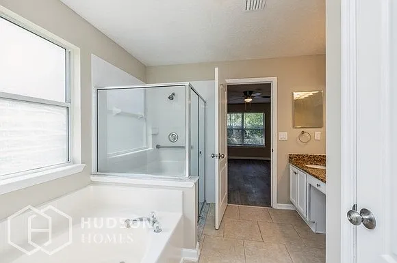 1258 Summit Oaks Dr W — Photo 9
