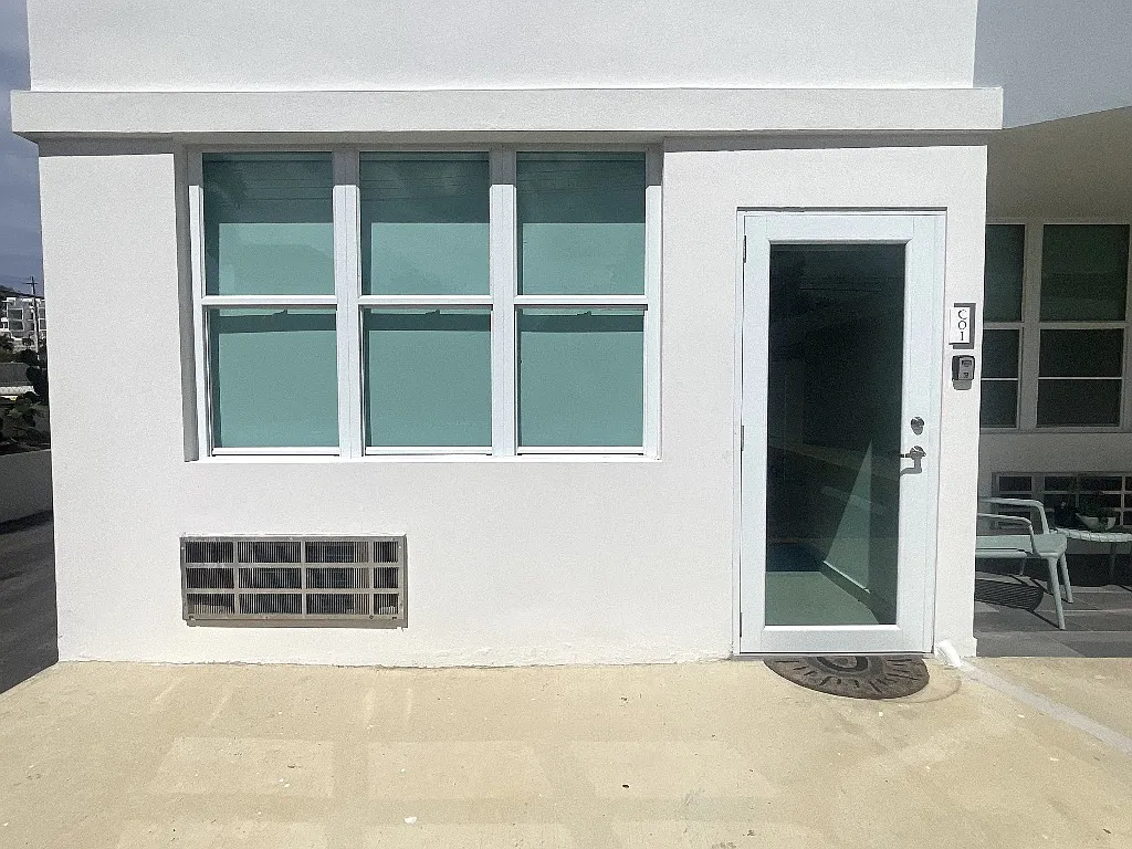 1 bed, 1.0 bath, 300 sqft, $1,200 — Photo 3
