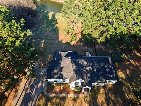 2nd image of 1109 Robbins Rd