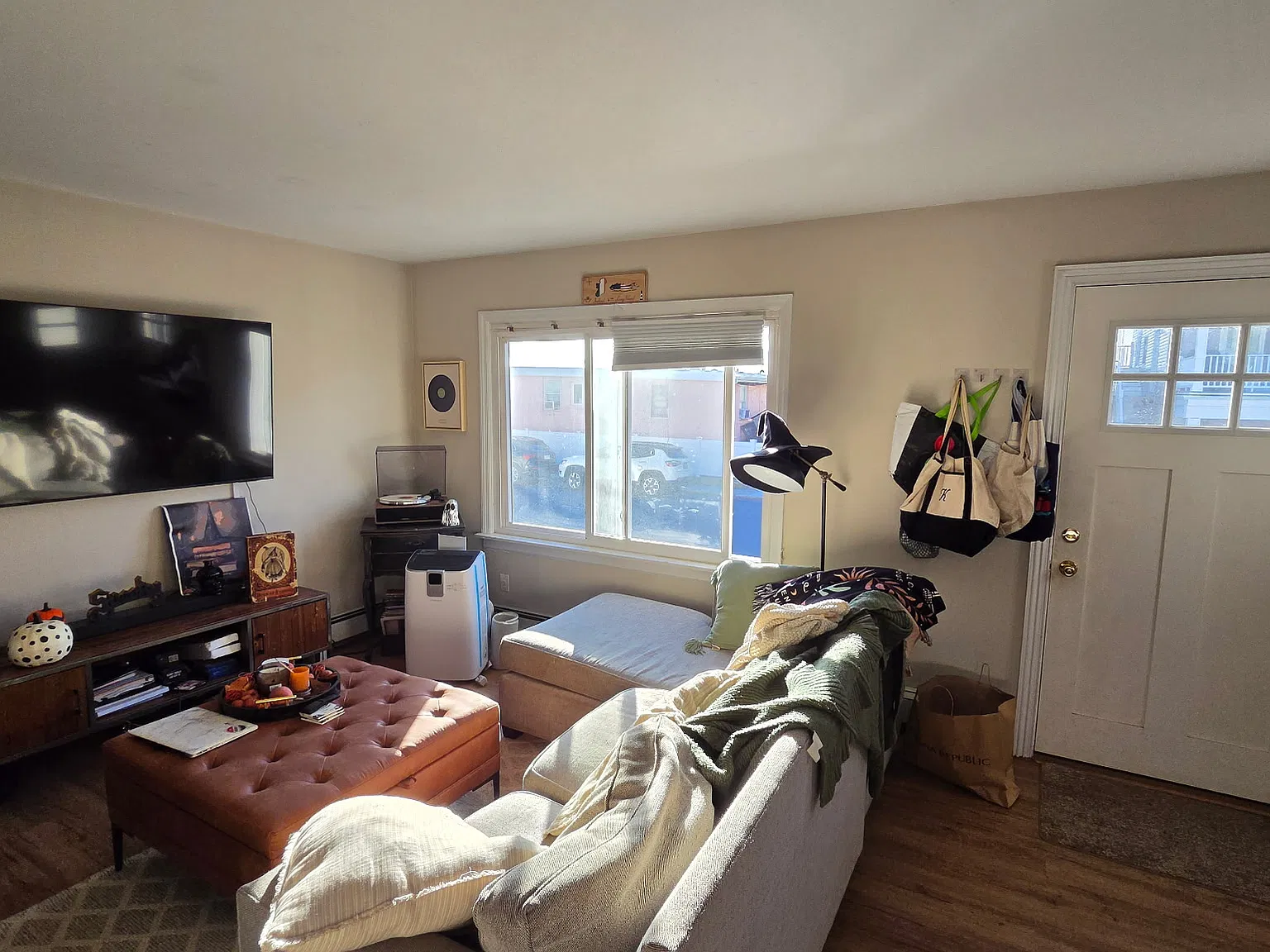 2 bed, 1.5 bath, 1200 sqft, $4,200 — Photo 3