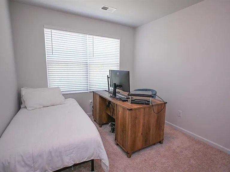 552 Kingfisher Ct — Photo 25