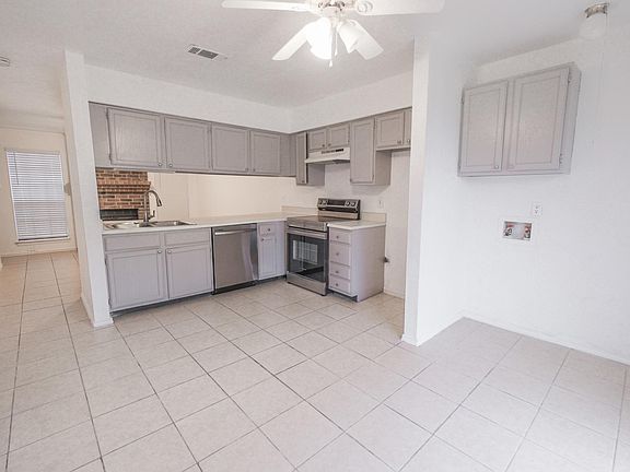 3rd image of 1030 McKinley St #B