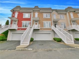 14 Versailles Way, Nanuet, NY 10954