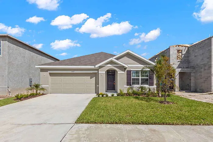 3 bed, 2.0 bath, 1672 sqft, $2,400 — Photo 2