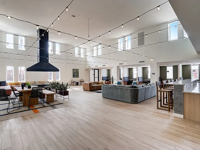 High End Clubhouse