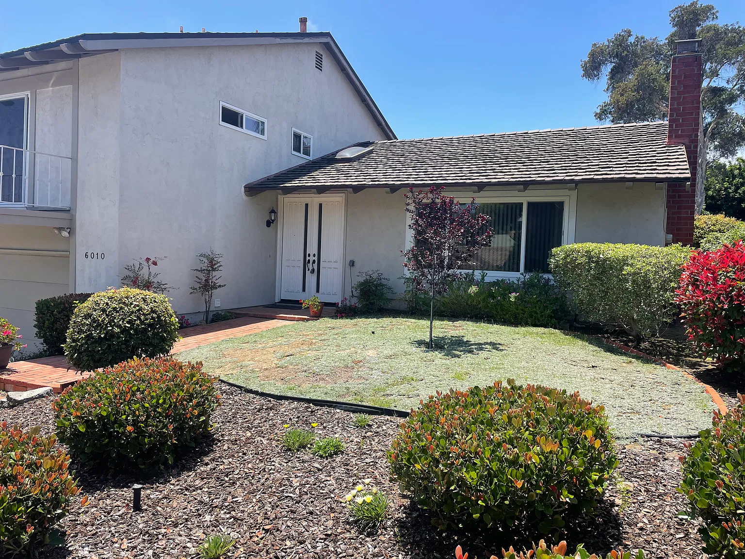 4 bed, 2.5 bath, 1926 sqft, $5,900 — Photo 2