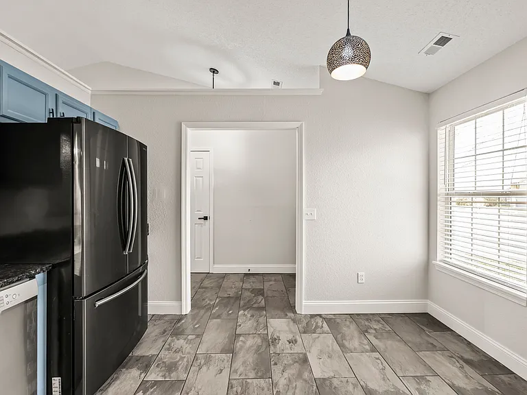 438 E Pine Ridge Dr — Photo 9