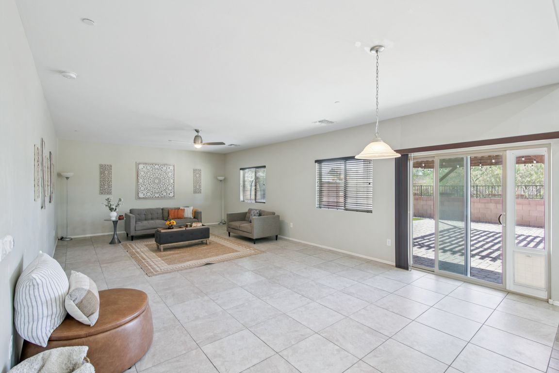 W Denstone Rd-S1007-016.jpg