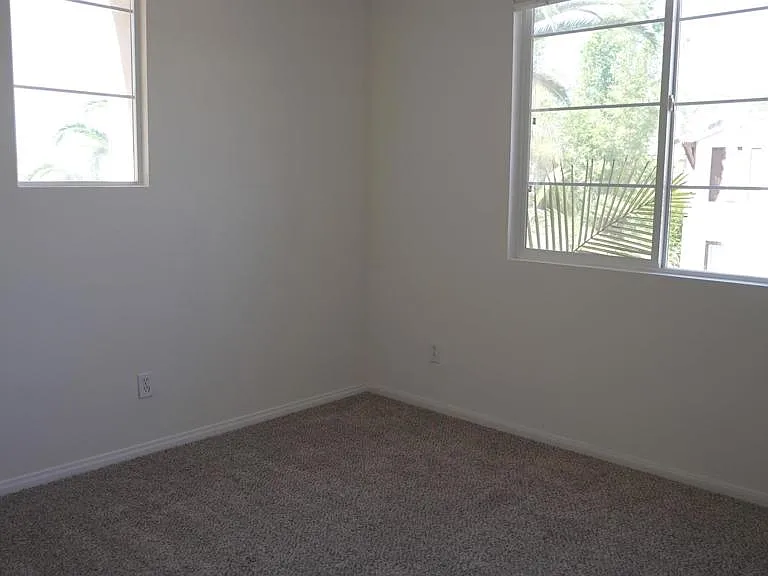 1050 White Alder Ave — Photo 32
