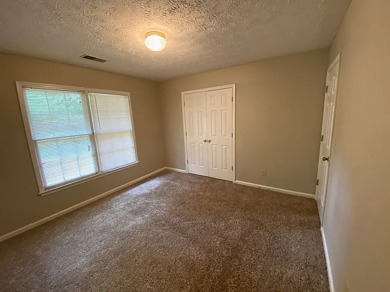 1405 Glenfield Dr — Photo 11