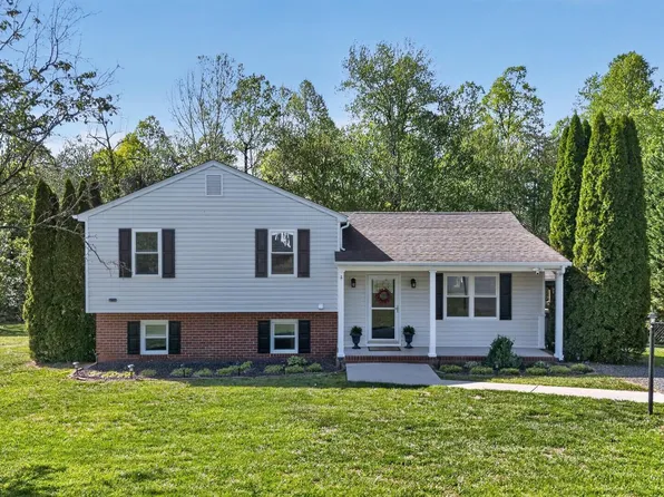 282 Shady Oak Dr, Madison Heights, VA 24572