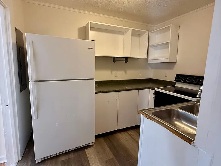 3208 Dodds Ave — Photo 7