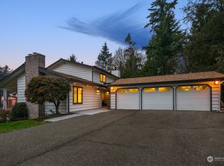 8025 Cyrus Pl, Edmonds, WA 98026