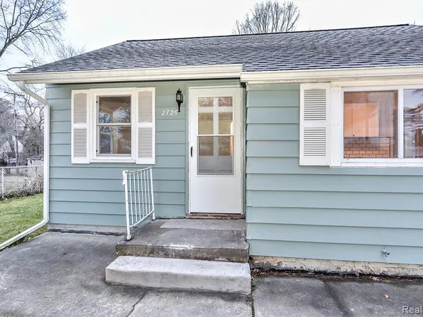 2726 Fernwood Ave, Ann Arbor, MI 48104