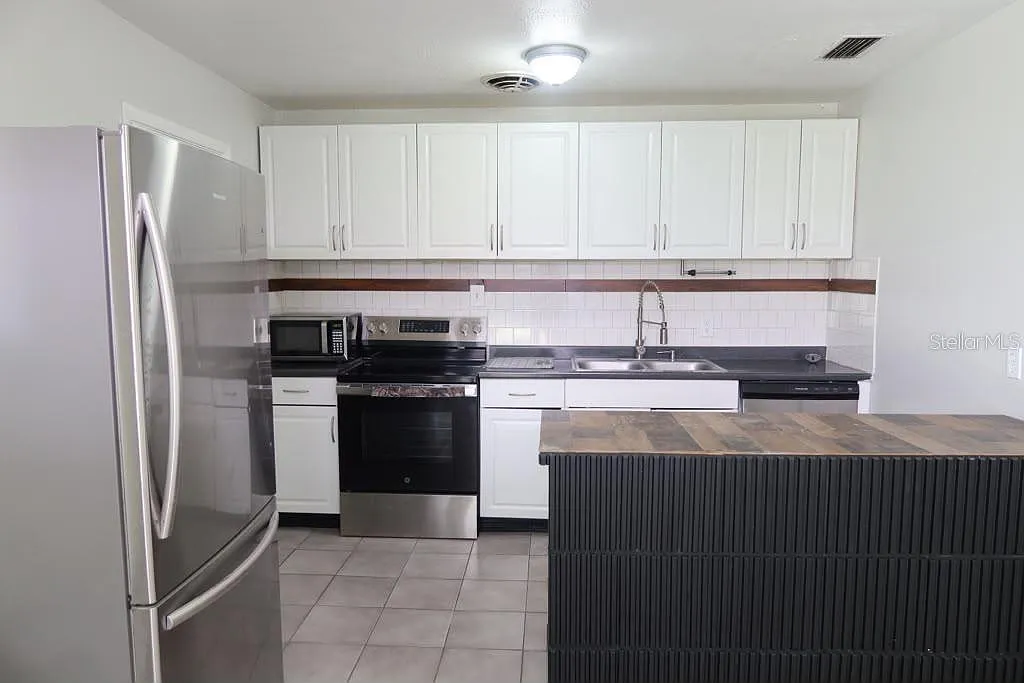 3 bed, 1.5 bath, 1040 sqft, $1,750 — Photo 4