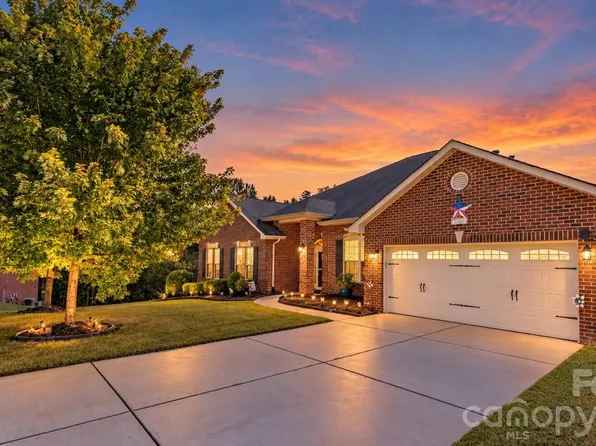 2581 Flintshire Ln, Gastonia, NC 28056