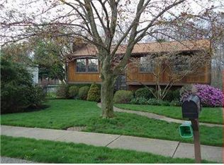 600 Moon Ridge Dr, Freedom, PA 15042