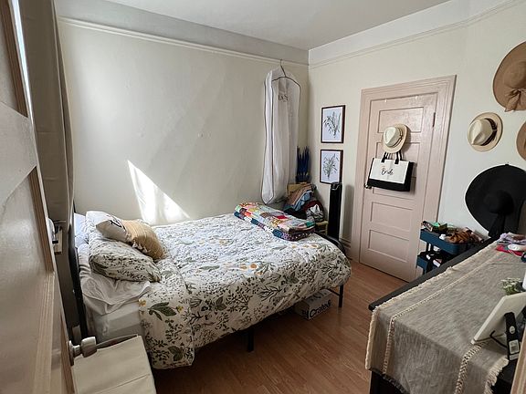 5th image of 537 Union St #A