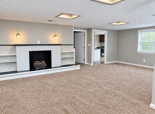 1176 Red Hill Rd APT 204, Parkersburg, WV 26104