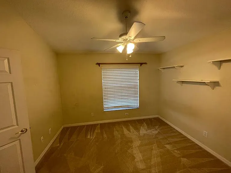 18111 Pheasant Walk Dr — Photo 21