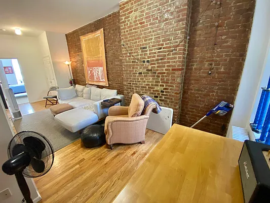 Rented by J PRESTON AND ASSOCIATES INC | media 9