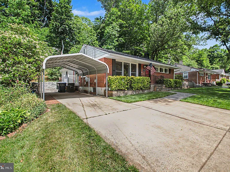 6417 Berkshire Dr — Photo 25