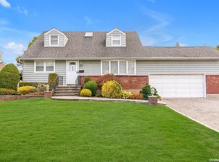 2693 Bayview Ave, Merrick, NY 11566