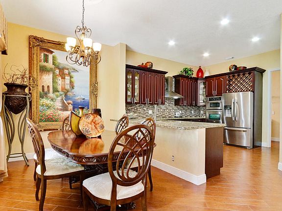 266 Gazetta Way West Palm-large-005-3-Di