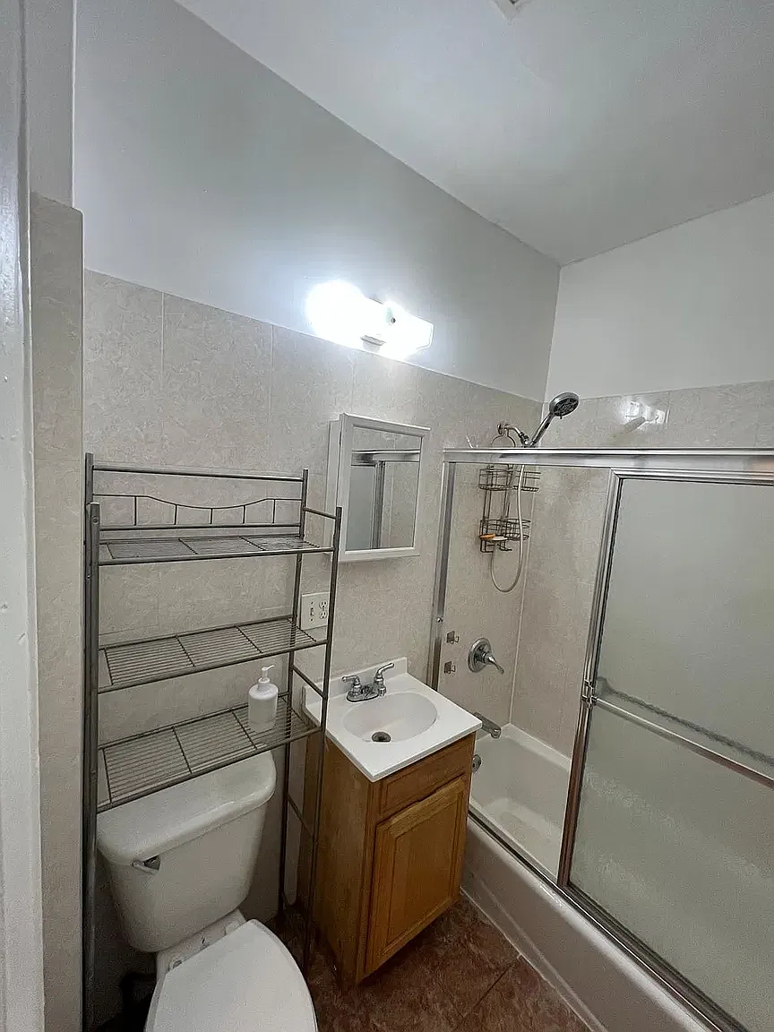 579 Albany Avenue — Photo 2