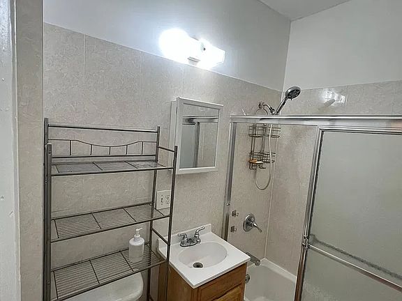 2nd image of 579 Albany Ave #2