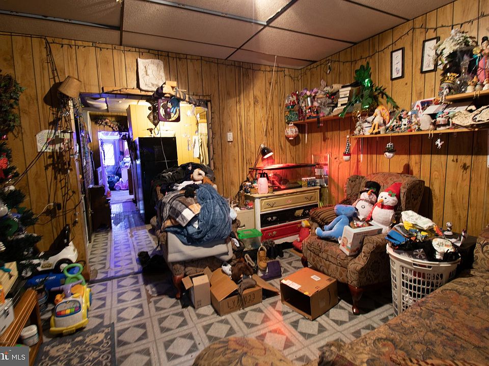 422 W Poplar St Shenandoah PA Zillow