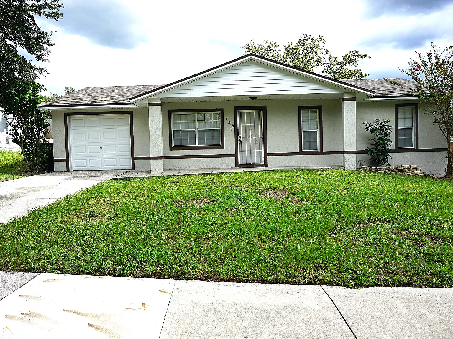 3 bed, 1064 sqft, $1,800 — Photo 1