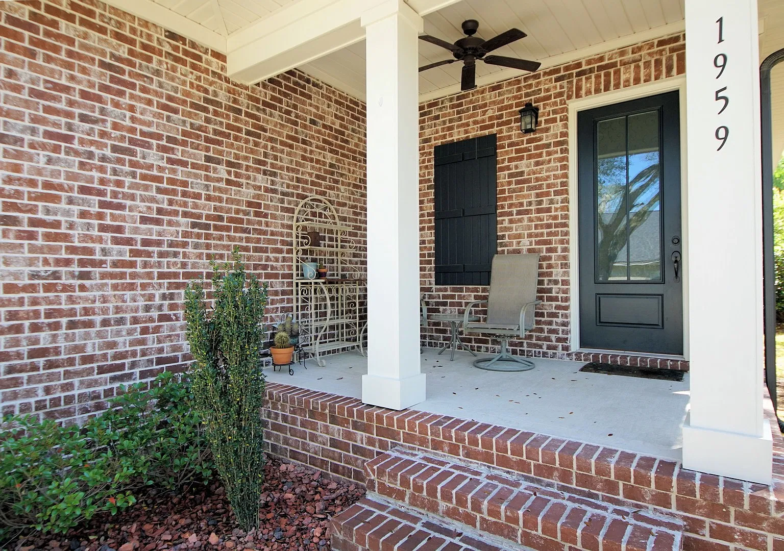 4 Bedroom home in the heart of Niceville — Photo 2