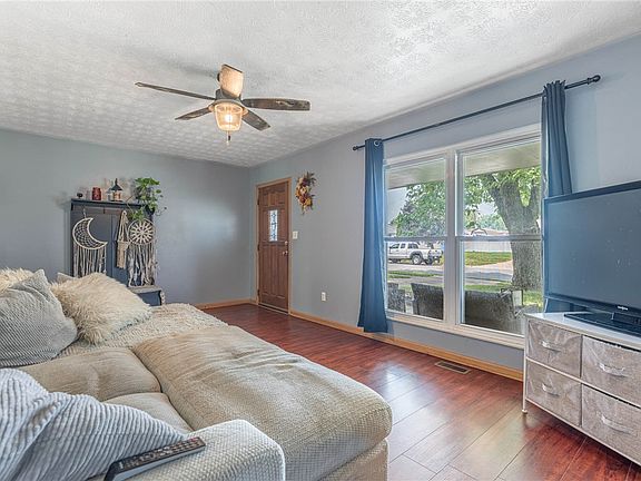 4th image of 116 Stewart Ln