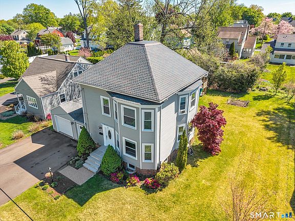 2nd image of 52 Stuart Street