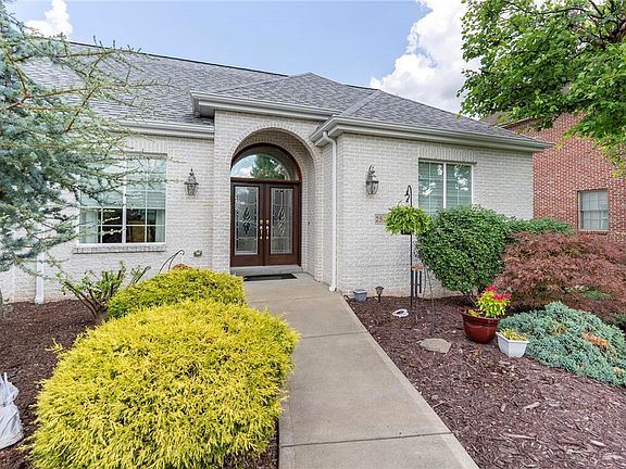 3rd image of 2521 Bonnie Dell Dr